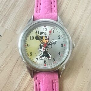 Disney ladies Minnie Mouse nurse pink strap watch NEW BATTERY